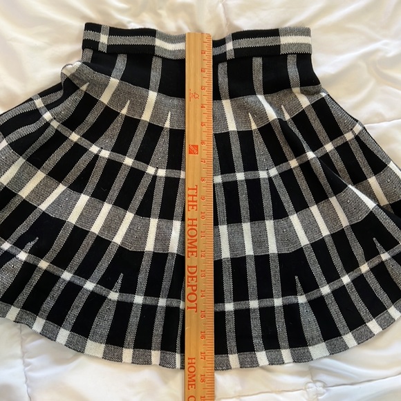 F21 Pleated Skirt - Picture 7 of 7